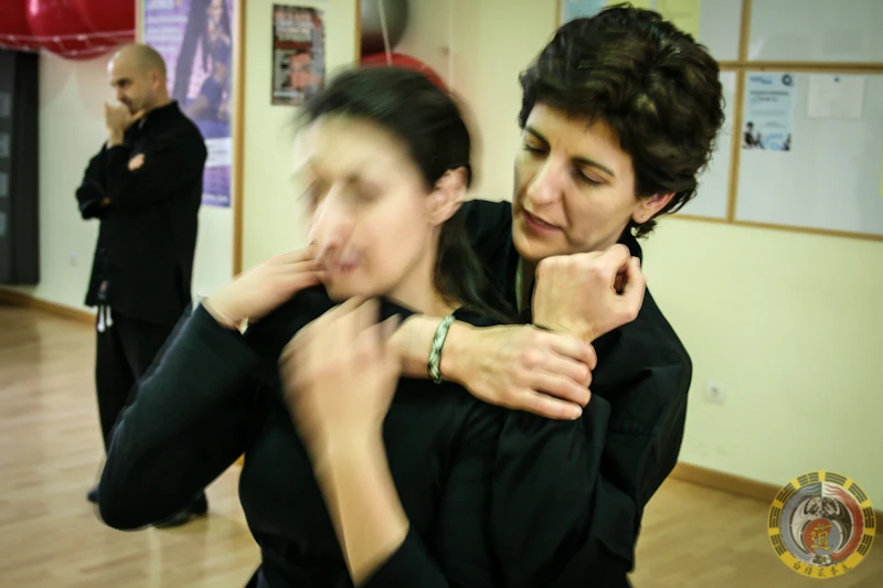Clases de defensa personal femenina en Tarragona - Foto 10