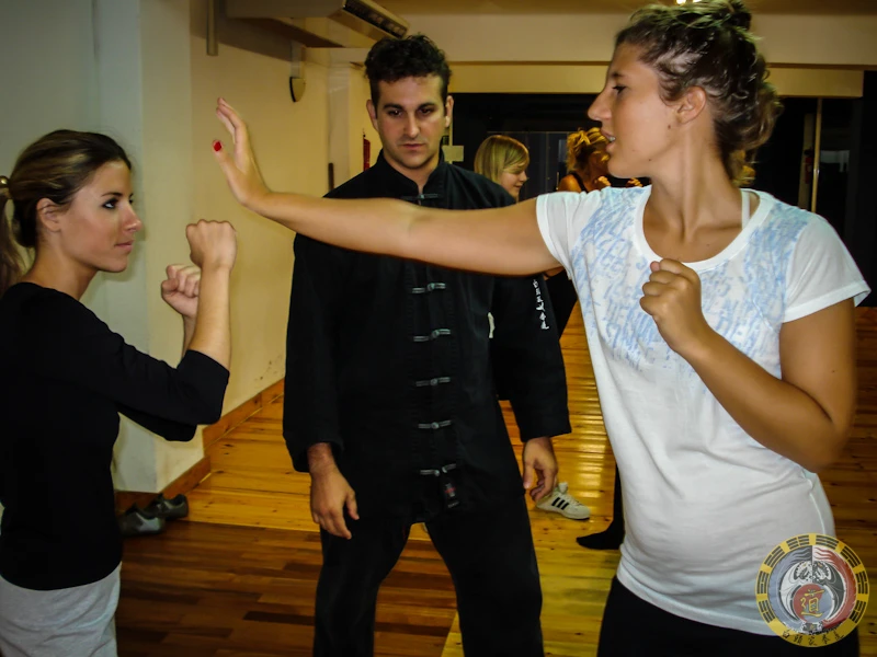 Clases de defensa personal femenina en Tarragona - Foto 14