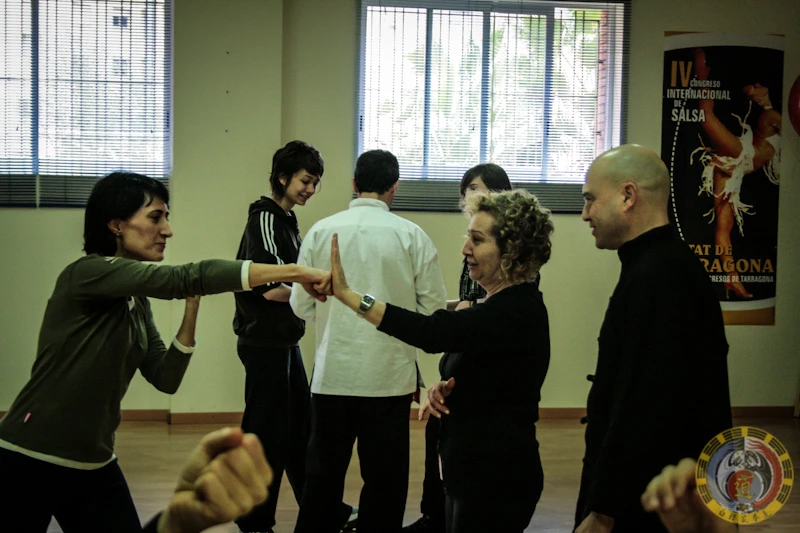 Clases de defensa personal femenina en Tarragona - Foto 2