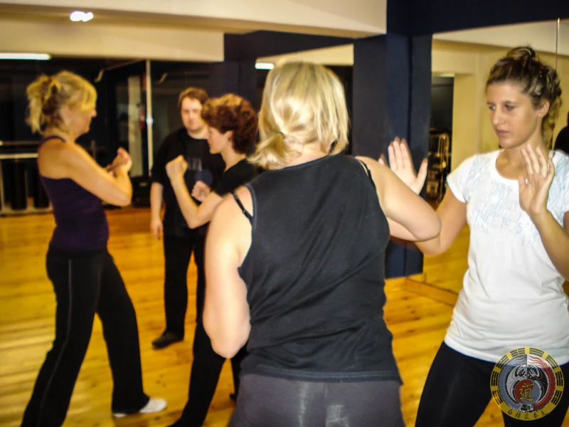 Clases de defensa personal femenina en Tarragona - Foto 33