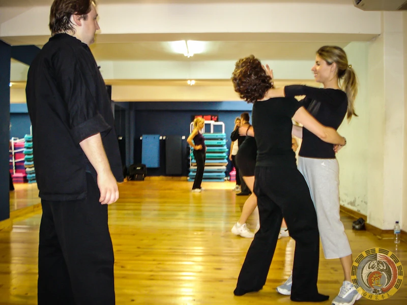 Clases de defensa personal femenina en Tarragona - Foto 41