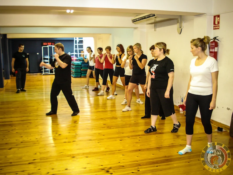 Clases de defensa personal femenina en Tarragona - Foto 42