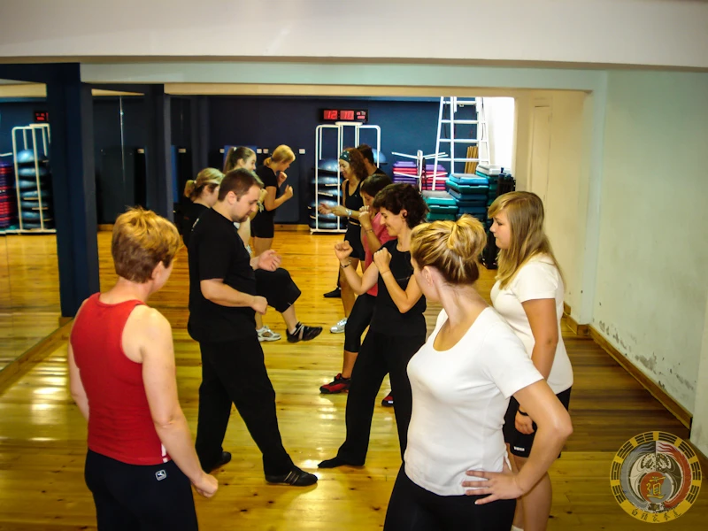 Clases de defensa personal femenina en Tarragona - Foto 43
