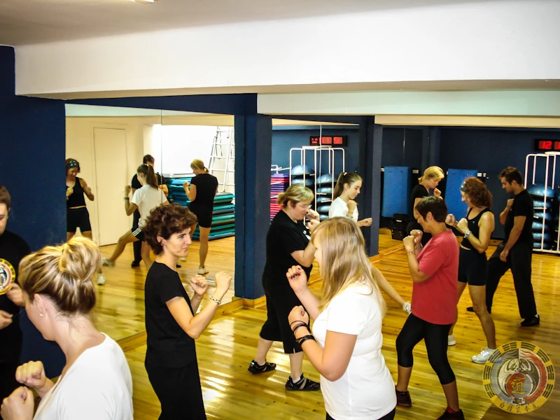 Clases de defensa personal femenina en Tarragona - Foto 44