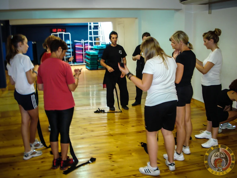 Clases de defensa personal femenina en Tarragona - Foto 45