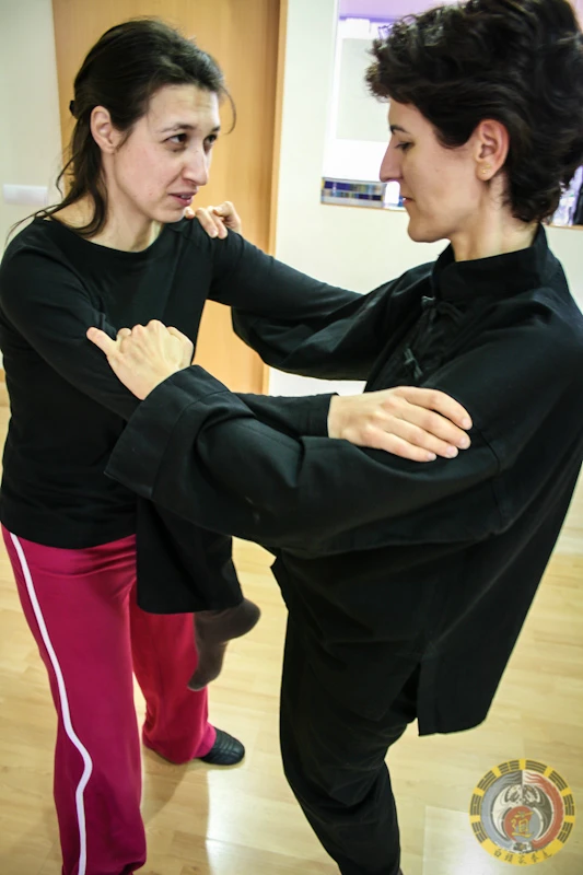 Clases de defensa personal femenina en Tarragona - Foto 7